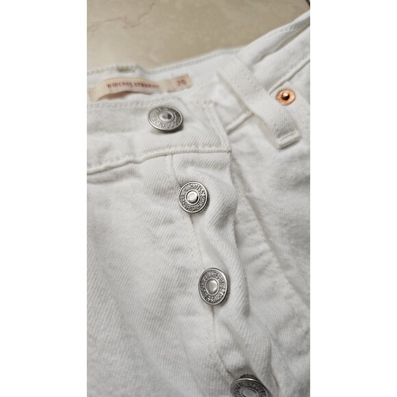 Levi's High Rise Jeans White Ribcage Ankle Jeans Size 26x27 Button Zip Fly - Picture 6 of 8